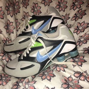 Men’s Nike shocks